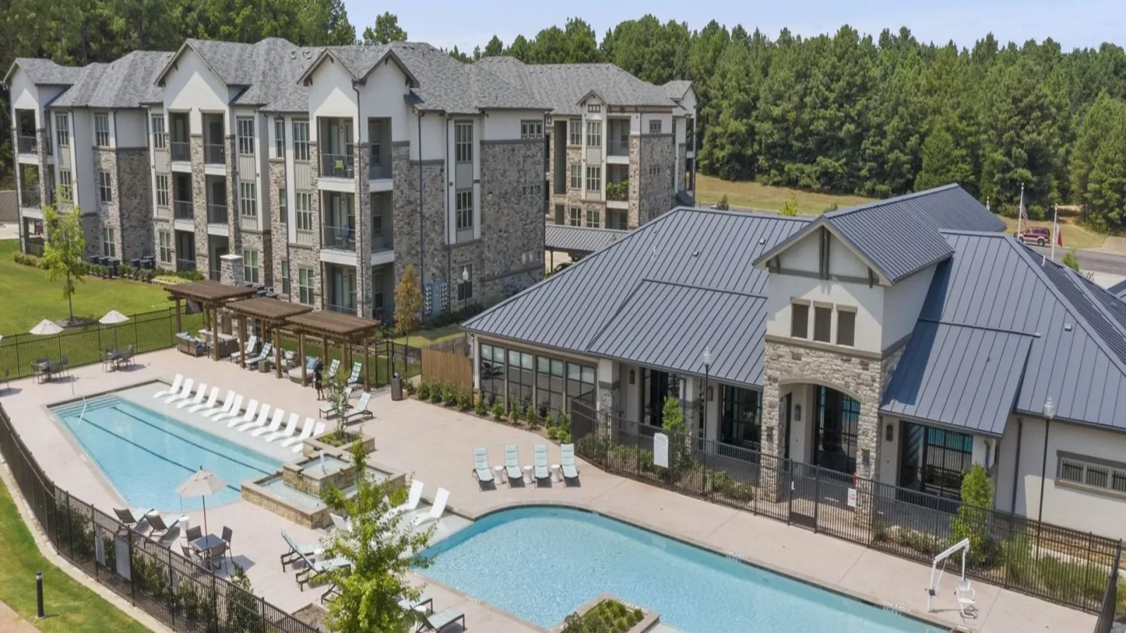 the pool at The Auberge of Tyler